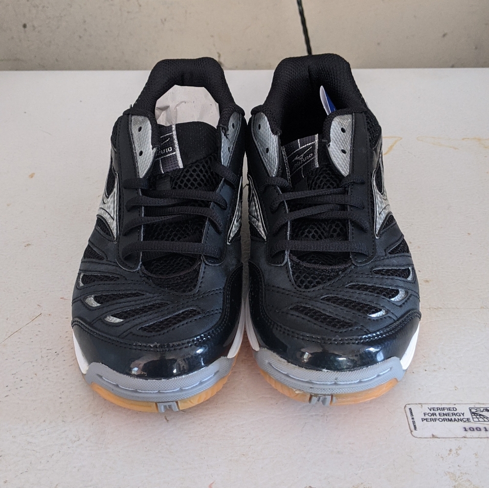 Mizuno wave rally 5 size 9